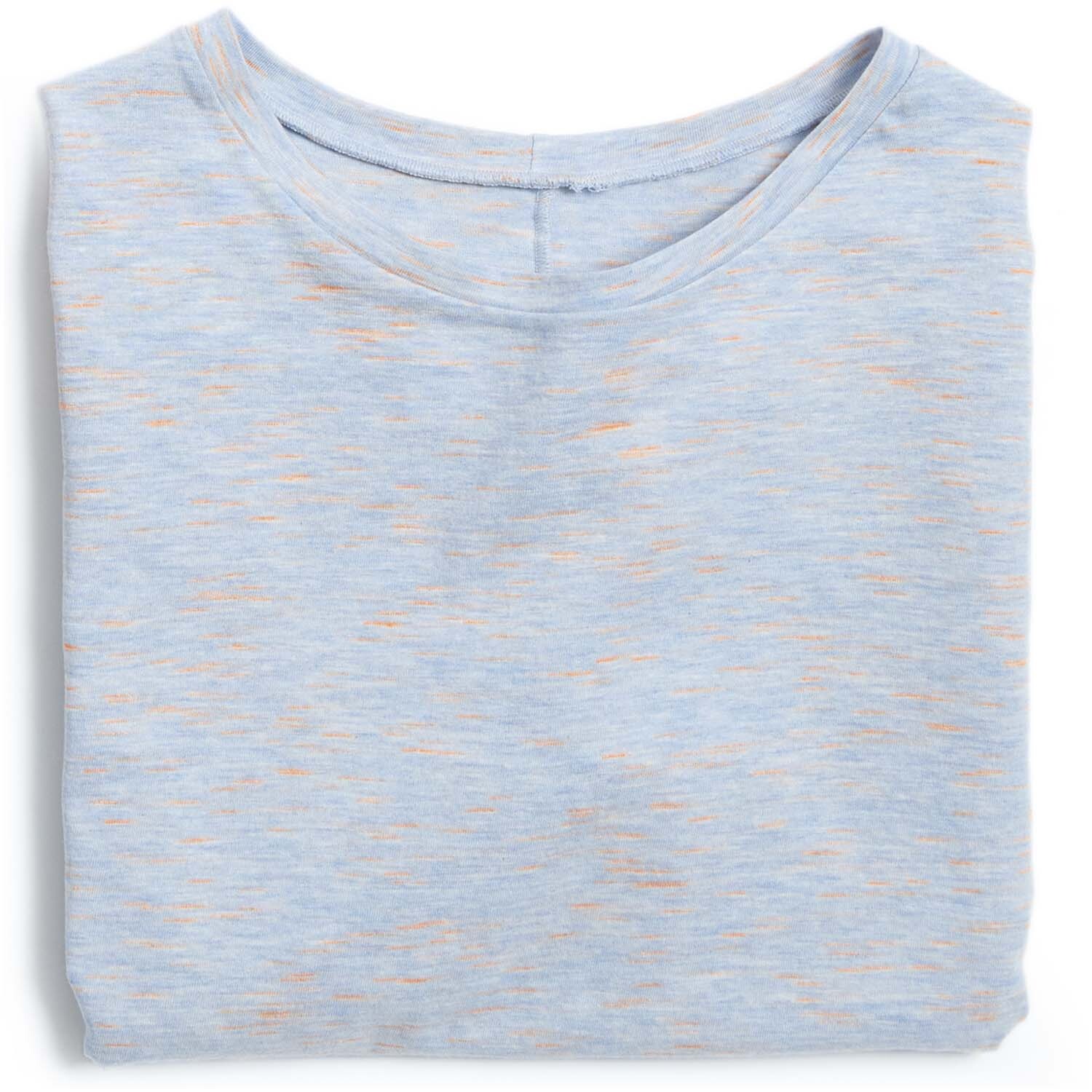 Stoffabschnitt Jersey in rauchblau-neonorange von Rico Design, gefaltet auf weißem Hintergrund.