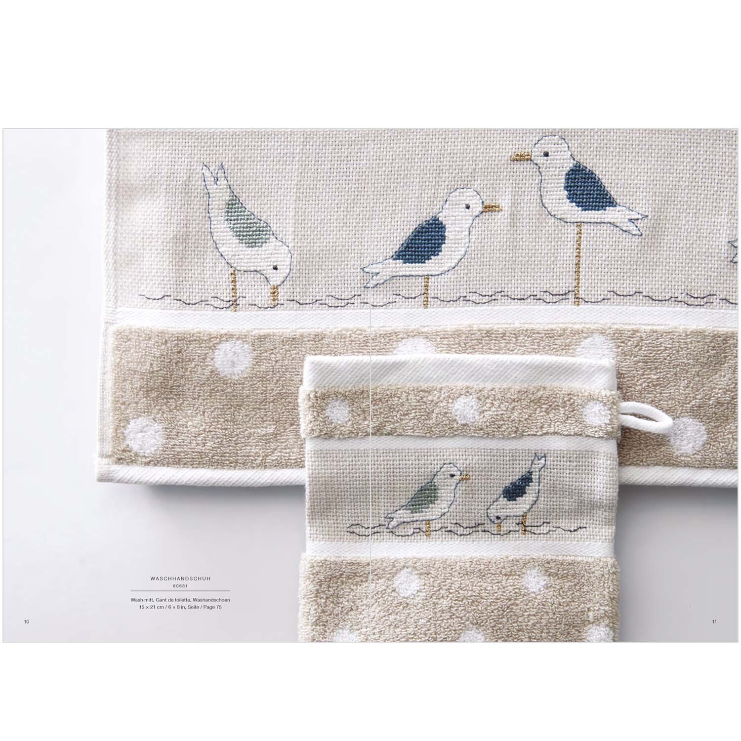 Stickbuch Maritim Nr. 177: Handtücher mit gestickten Möwenmotiven von Rico Design auf beigem Hintergrund.