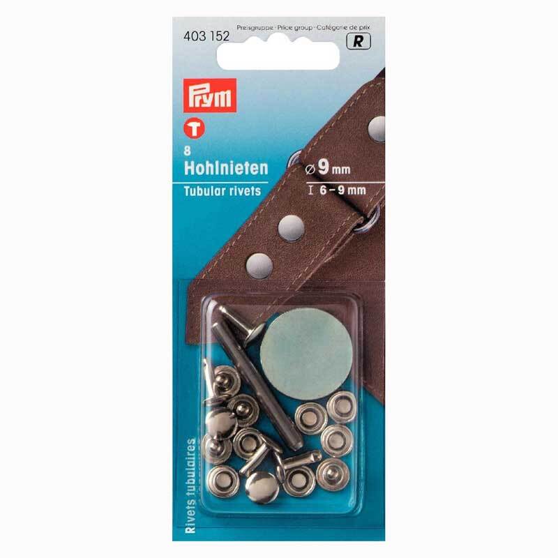 Hohlnieten Ø=9mm 8 Stück von Prym in Silber, abgebildet in einer Verpackung mit braunem Ledergürtel.