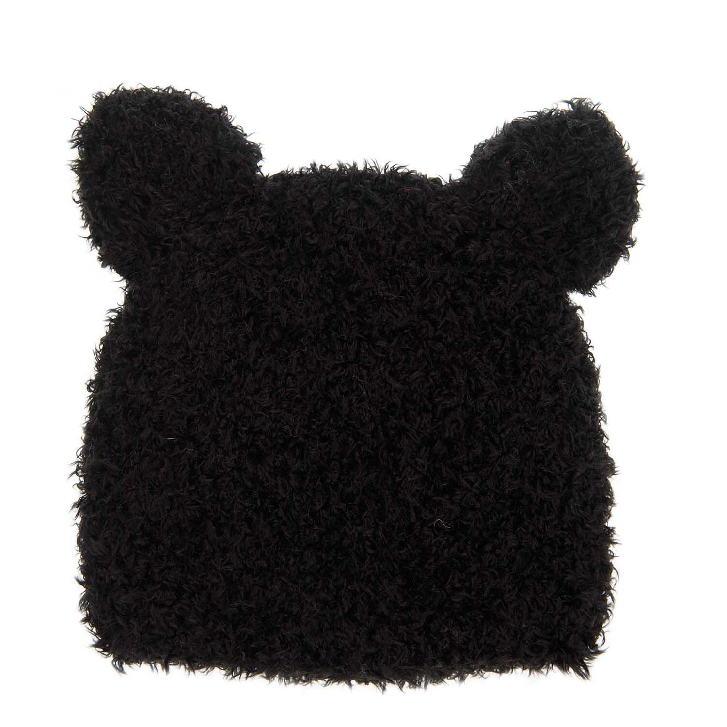 Strickset Mütze Katze in Schwarz von Rico Design, zeigt eine flauschige Mütze mit Katzenohren.