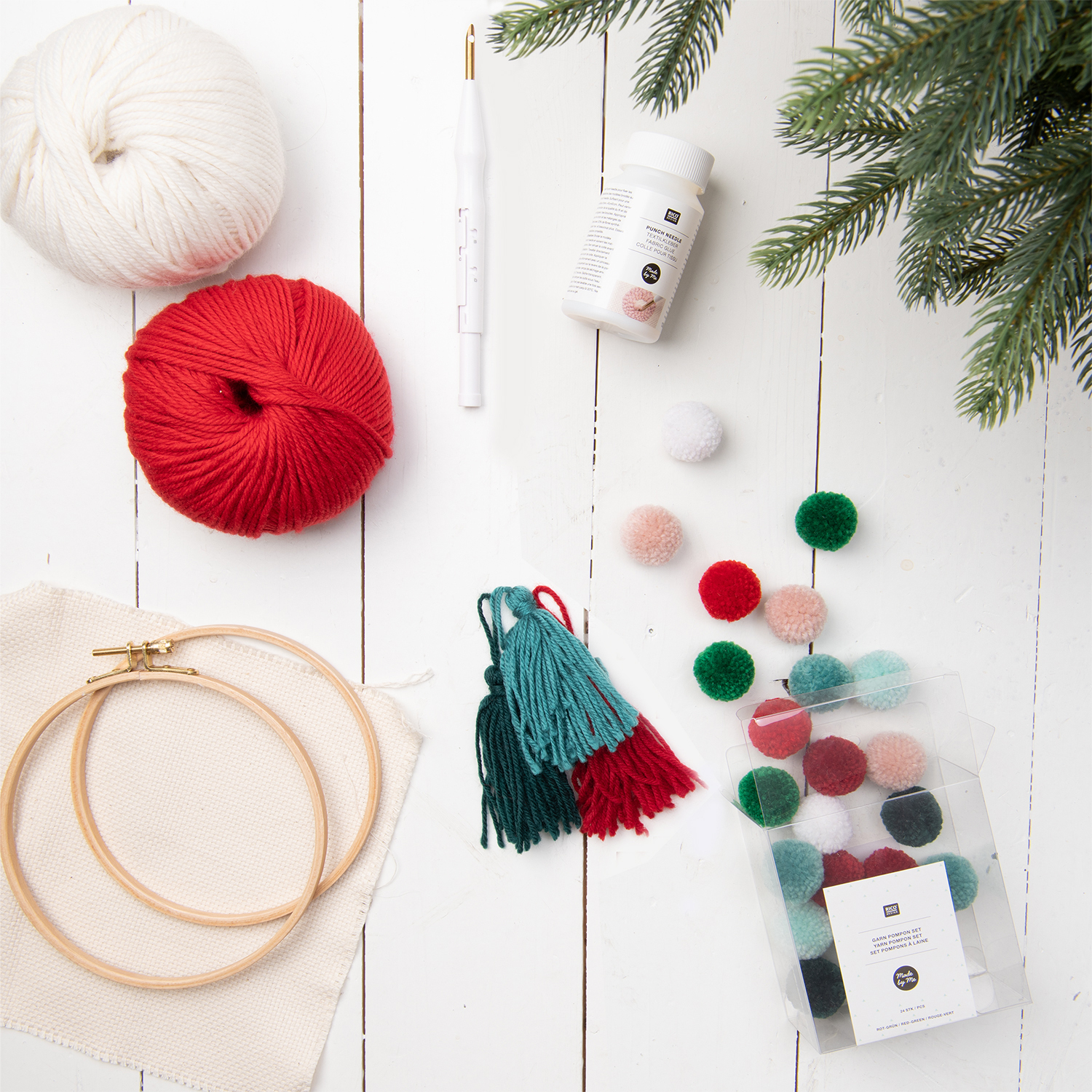 Anleitung gestreifter Punch Needle Weihnachtsstrumpf von Rico Design